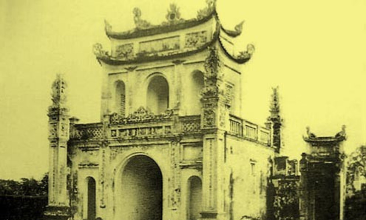 Miếu thờ trong Cấm thành.