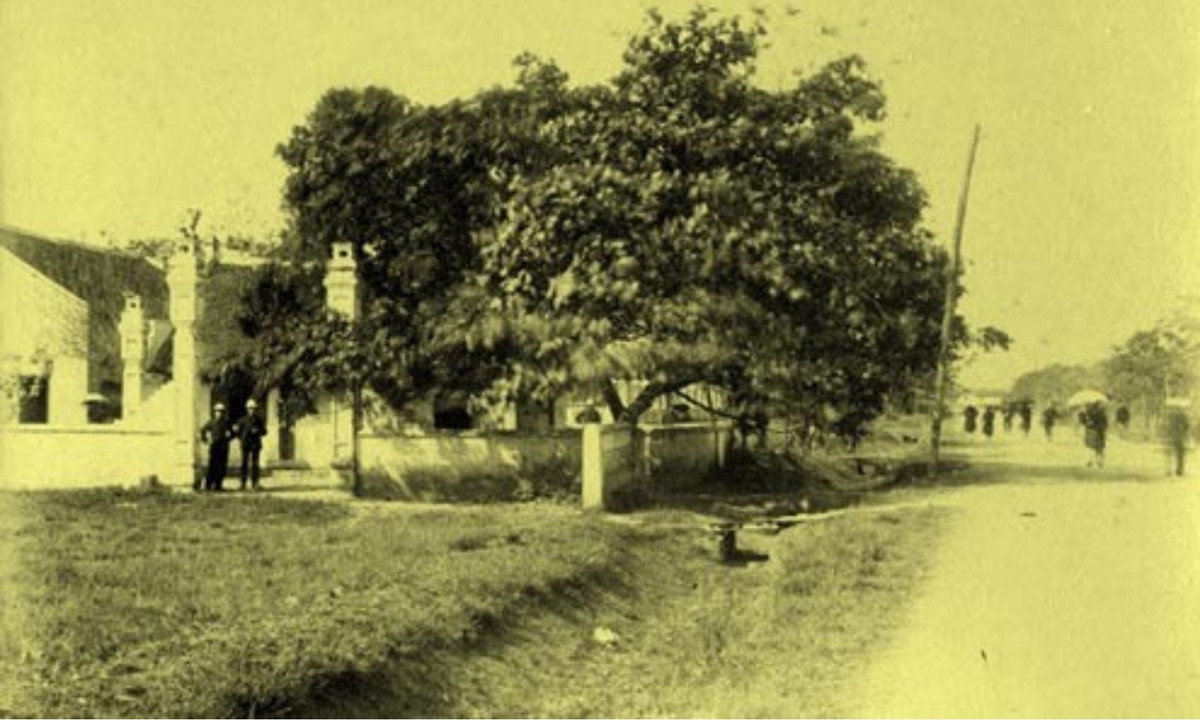 Đường bên trong thành khi đã có sự chiếm đóng của Pháp.