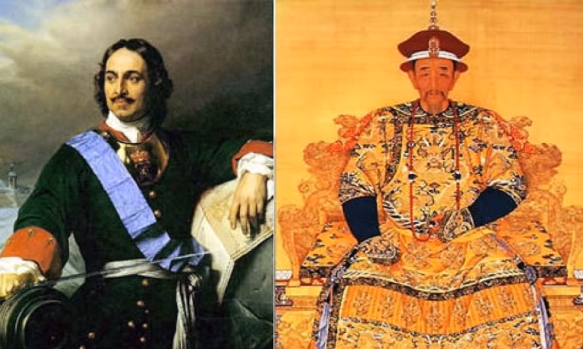 Trùng hợp 8: Peter Đại đế của nước Nga và hoàng đế Khang Hy của Trung Quốc. Hai vị gần như lên ngôi cùng lúc, lần lượt qua đời (Khang Hi mất năm 1722, Peter mất năm 1725). Peter Đại đế khai sáng liên bang Nga, hoàng đế Khang Hi gây dựng nên vương triều hùng mạnh nhất phương Đông, hai người đều làm một thế hệ vương giả có tài trí mưu lược kiệt xuất.