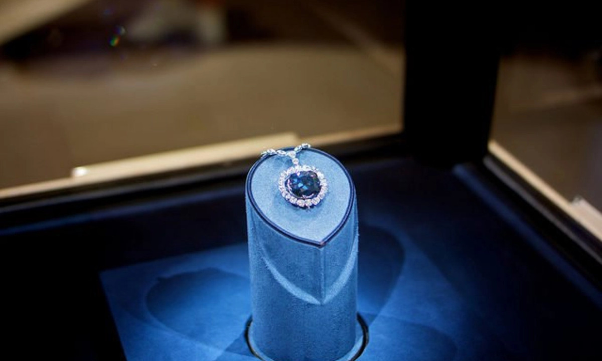 Ngay sau khi ăn cắp viên kim cương, thương gia đá quý người Pháp Jean-Baptiste Tavernier bị ốm nặng và qua đời không lâu sau đó. (Nguồn: Genk)