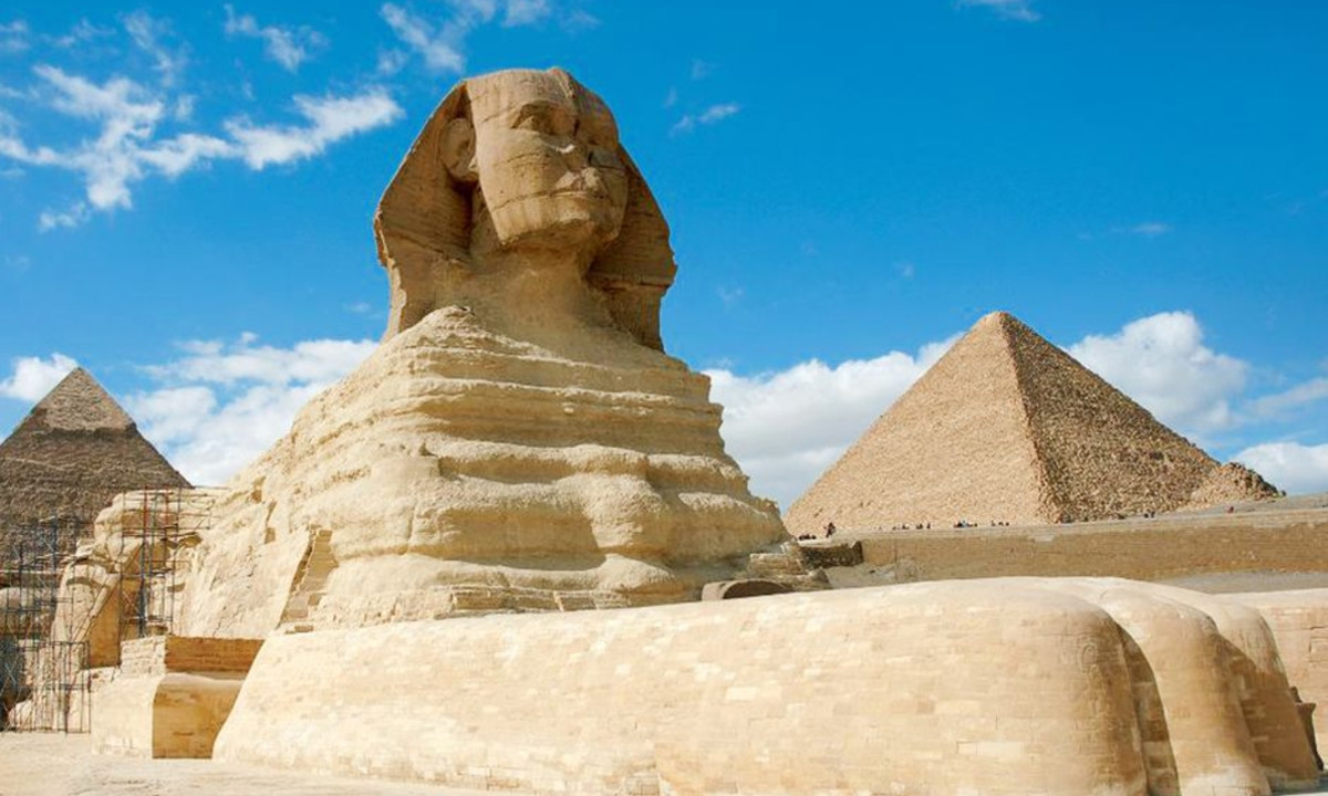 Còn lý do họ ngăn chặn, cấm đoán thì nhiều khả năng là không muốn những tài liệu quý giá hiện chưa tìm ra không rơi vào tay kẻ xấu. Một số bức ảnh cho thấy khả năng có những đường thông và hành lang dẫn đến các căn phòng chưa được biết đến bên dưới tượng nhân sư. (Nguồn: Yeudulich)