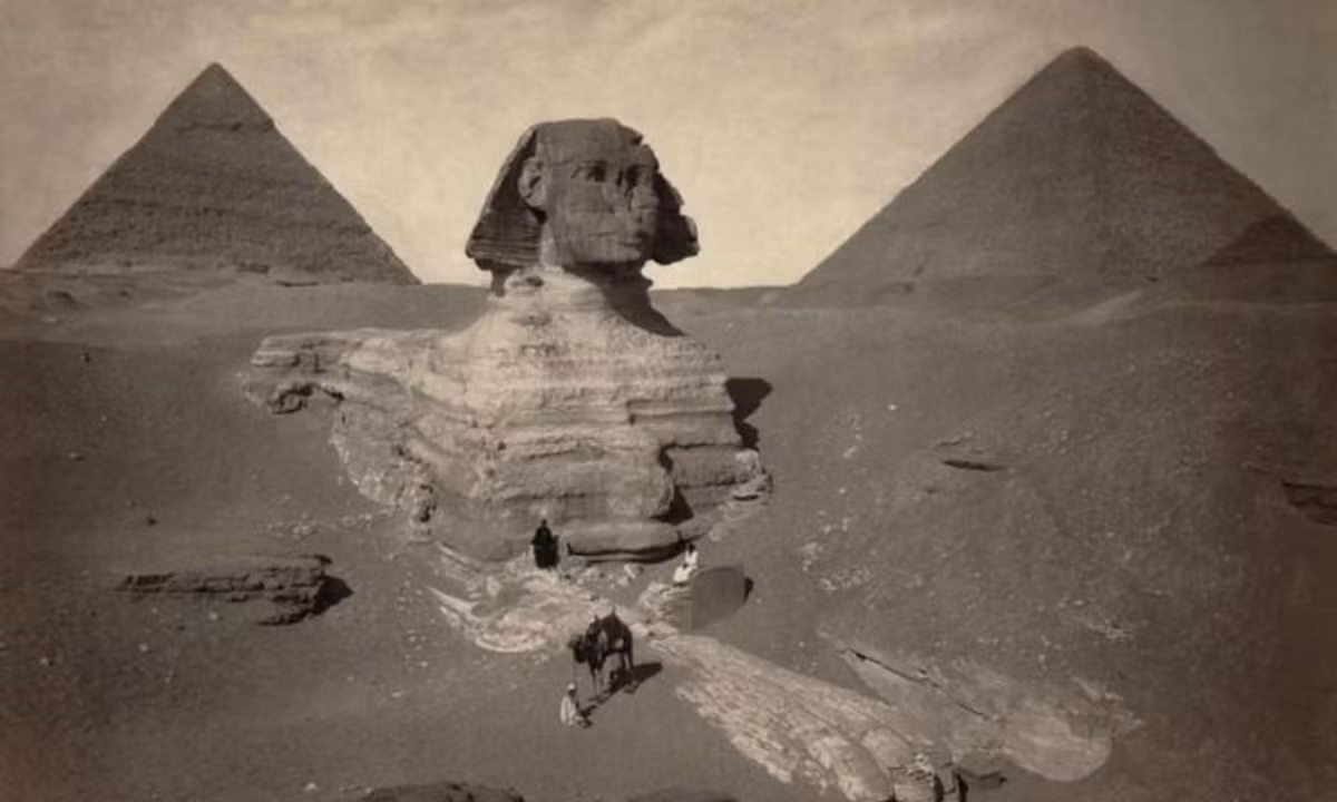 Điều này có nghĩa là những khoang, căn phòng và đường hầm dưới tượng Nhân sư bị nhà chức trách Ai Cập bưng bít, giữ bí mật mãi mãi. (Nguồn: baomoi.com)