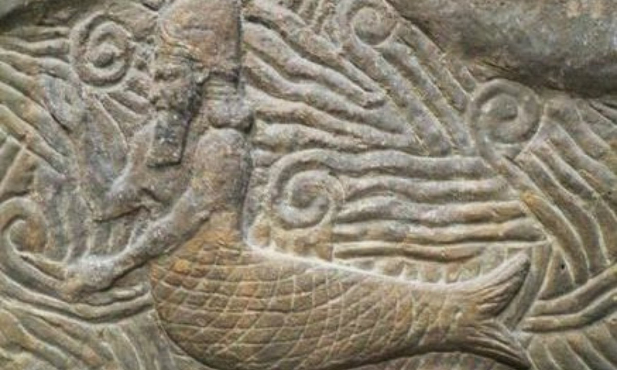 Ngày nay tại bảo tàng Louvre ở Paris (Pháp), chúng ta có thể bắt gặp bức tranh sơn dầu từ thế kỷ 8, mô tả Thần Oannes trong hình tượng một Người cá nam – nam nhân ngư, nửa thân trên là của một người nam, nửa thân dưới là đuôi cá.