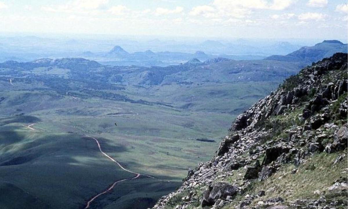 Sau khi xuất hiện lại, bộ ba này kể rằng họ đã lang thang vô vọng nhưng không cảm thấy mệt mỏi, khát nước hay đói cồn cào trong suốt 4 ngày bị “mất tích”. Họ đã nhìn thấy những người tìm kiếm mình, nhưng không sao ra hiệu được, có cảm giác như mình đang “tàng hình”. (Nguồn: Pindula News)