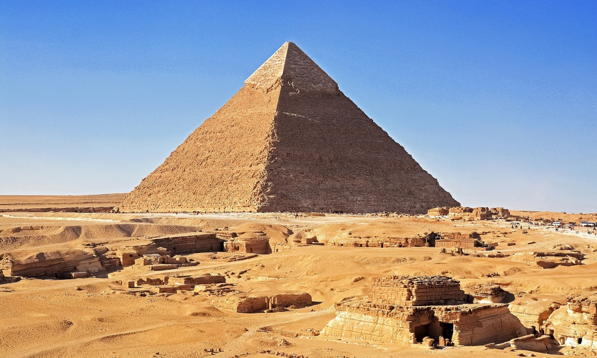 Trong một thời gian, máy ghi tia vũ trụ đã hoạt động liên tục 24 giờ mỗi ngày trong vòng 1 năm. Cả máy tính lẫn máy ghi đều hoạt động trơn tru. Tuy nhiên một điều không tưởng đã xảy ra. (Nguồn: pyramid-of-giza.com)