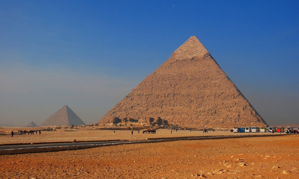 Xã hội chúng ta về cơ bản đã thống nhất một bộ các nguyên tắc vật lý, nhưng cần phải nhớ rằng chúng ta không biết nhiều về quá trình xây dựng các công trình cổ xưa trên thế giới. Đó vẫn là bí ẩn lớn. (Nguồn: pyramid-of-giza.com)