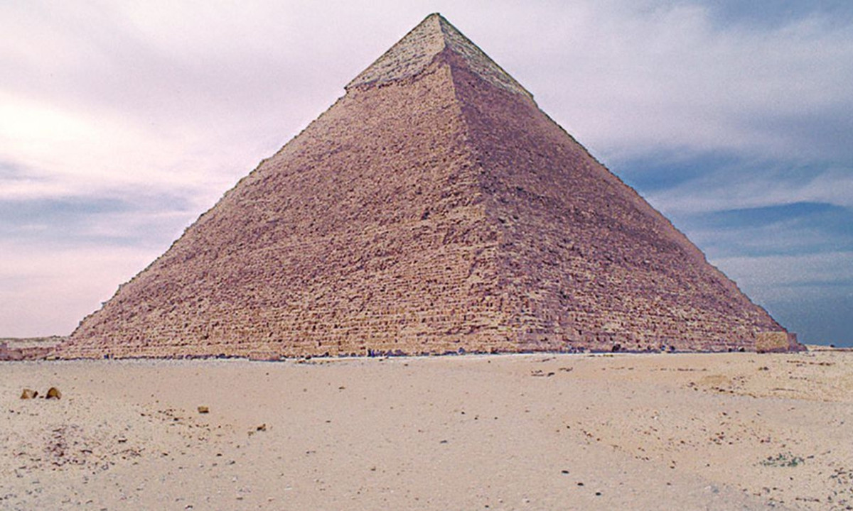 Theo Edgar Cayce, cho rằng căn phòng bí mật chứa tư liệu quý giá về Atlantis, vốn được những người sống sót đặt ở đó sau khi họ rời châu lục đang bị chìm xuống đáy biển này để đến Ai Cập. (Nguồn: Yeudulich)