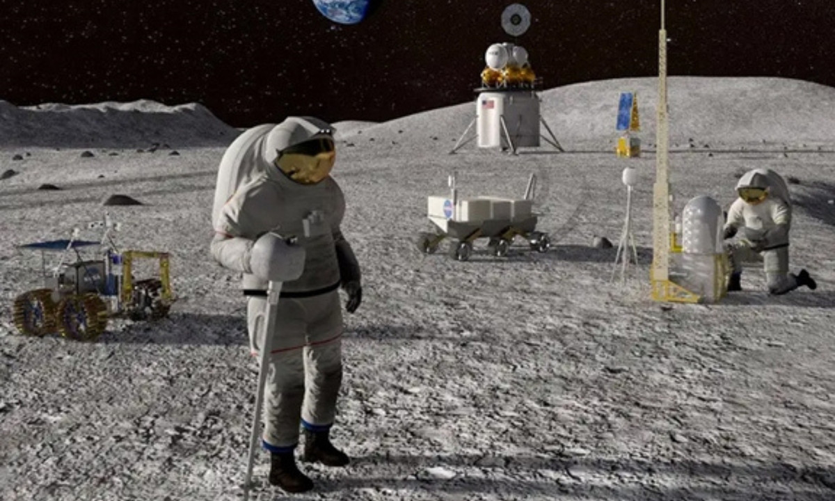 Nếu áp dụng tốc độ tối đa như trên (5 km/h), sẽ mất khoảng 91 ngày để đi bộ quanh chu vi 10.921 km của Mặt Trăng. (Nguồn: Báo Quân đội nhân dân) 