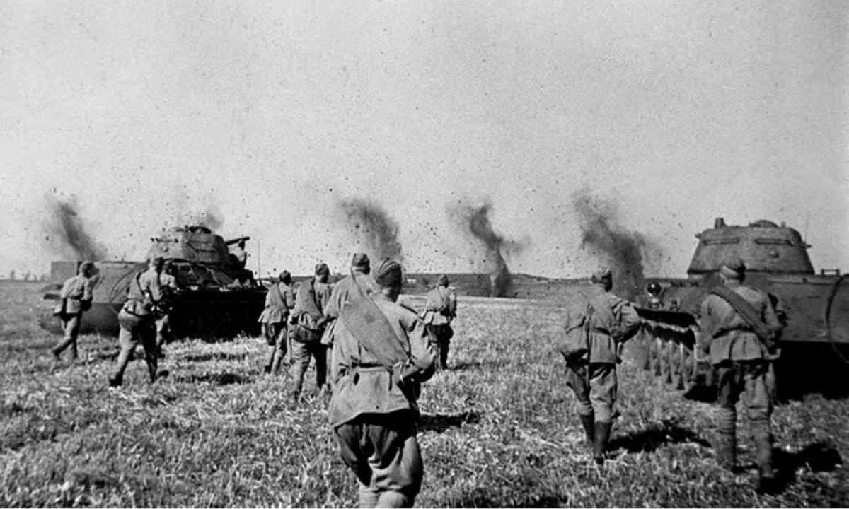 Cái cuối cùng là ngày tận thế ngày 20 tháng 12 năm 2012. Không khó để chúng ta trong xã hội hiện đại nhận thấy rằng 4 cái đầu tiên đã được hiện thực hóa, và chúng cực kỳ chính xác vào thời điểm diễn ra Thế chiến và sự ra đời của Hitler. Vậy tại sao lời tiên tri về ngày tận thế cuối cùng lại không trở thành sự thật? (Nguồn: VnExpress)