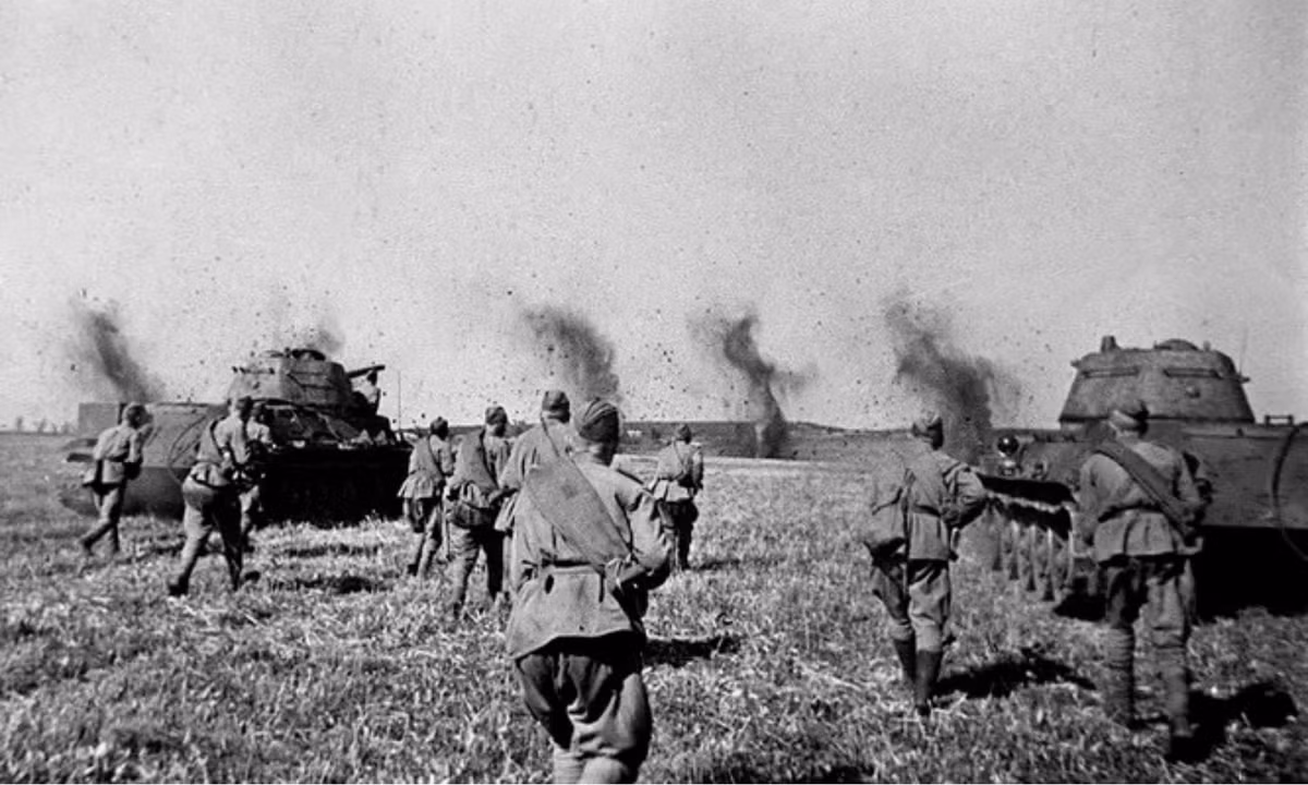 Cái cuối cùng là ngày tận thế ngày 20 tháng 12 năm 2012. Không khó để chúng ta trong xã hội hiện đại nhận thấy rằng 4 cái đầu tiên đã được hiện thực hóa, và chúng cực kỳ chính xác vào thời điểm diễn ra Thế chiến và sự ra đời của Hitler. Vậy tại sao lời tiên tri về ngày tận thế cuối cùng lại không trở thành sự thật? (Nguồn: VnExpress)