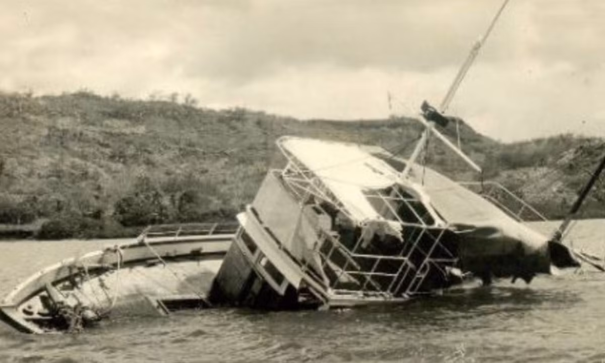 6. Tàu Joyita: năm 1955, xác tàu Joyita được tìm thấy ngoài khơi Nam Thái Bình Dương thời điểm vụ mất tích của tàu đã được báo trước đó, thời gian điều tra cũng đã hết do máy tìm kiếm không thể theo dõi xác tàu. (Nguồn: Grunge)