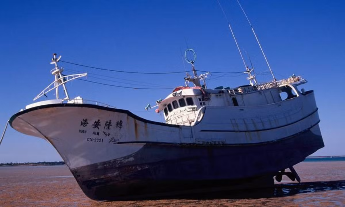 5. Tàu High Aim 6: rời cảng Liuchiu, Đài Loan vào ngày 31/10/2016 và sau đó được tìm thấy đang trôi nổi tại vùng biển của Úc ngày 8/1/2003. Một thành viên thủy thủ đoàn duy nhất được điều tra ra đã thú nhận thuyền trưởng và kỹ sư của tàu đã bị giết. Tuy nhiên, động cơ giết người và diễn biến của vụ nổi loạn này vẫn còn nằm trong vòng bí ẩn. (Nguồn: Ships Nostalgia) 