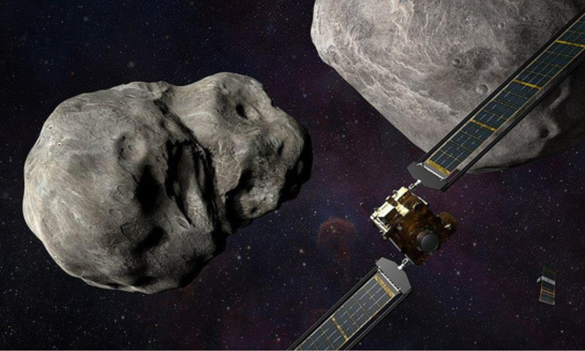5. Có thể "lái" một tiểu hành tinh tránh va vào Trái đất: NASA đã thực hiện sứ mệnh DART (Thử nghiệm chuyển hướng tiểu hành tinh đôi). Nhiệm vụ của DART là đâm vào tiểu hành tinh Dimorphos có đường kính 60m ở tốc độ 24.000 km/h nhằm giúp chúng ta giải đáp câu hỏi: liệu chúng ta có thể khiến một tiểu hành tinh lệch khỏi quỹ đạo ban đầu của nó? (Nguồn: NASA)