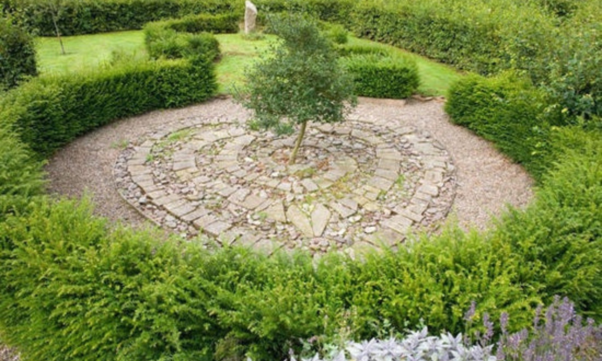 6. Mê cung dài nhất - Mê cung Welsh Powys (Hawaii): mê cung được hình thành từ 11.400 loại thực vật nhiệt đới, tổng chiều dài 3.11 dặm. Công ty xây dựng mê cung này - Dewell, đã thiết kế thêm phiên bản online của mê cung, để những du khách chưa có điều kiện đến tận nơi có thể chơi ảo trước. (Nguồn: Zing News)