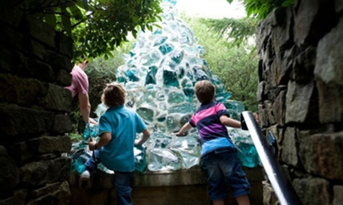 7. Mê cung nước - Mê cung Haiwer (Bang Kent, Mỹ): tới mê cung này, du khách phải vượt qua các đài phun nước, để có thể tìm tới các cổng động đá. (Nguồn: VTV.vn)