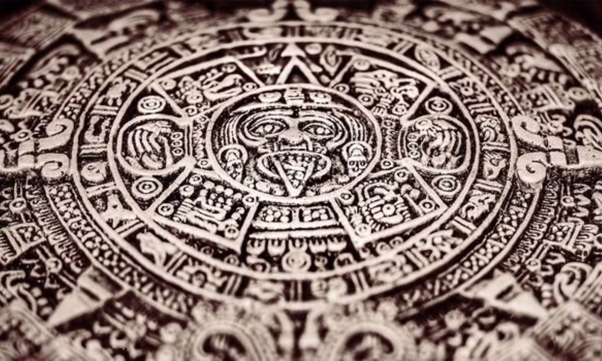 Bí ẩn của nền văn minh Maya nằm trong những dự ngôn của họ mà khiến người ta khinh hãi. Người Maya trong thời kỳ đồ đá đã tiên đoán thành công máy bay, ô tô và các công cụ khác của xã hội hiện đại. (Nguồn: Genk)