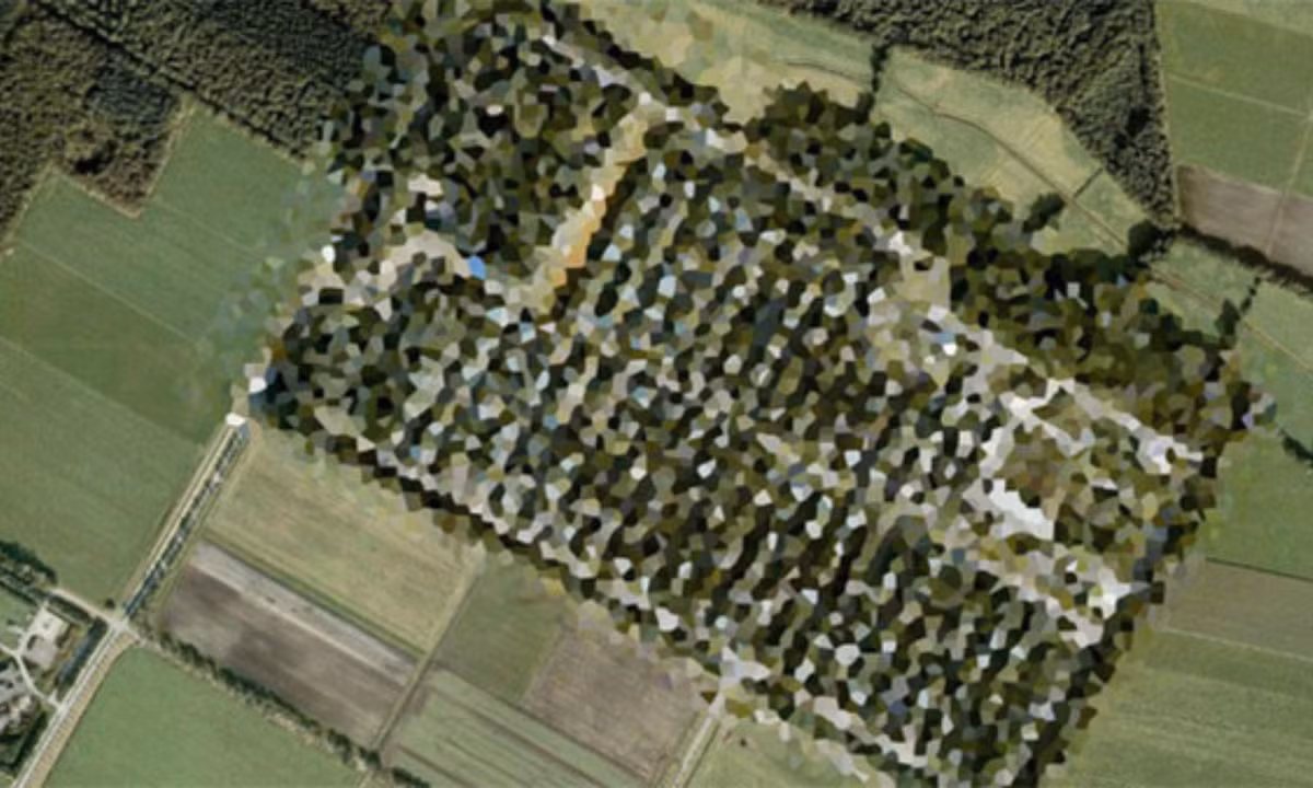 9. Munitiecomplex, Veenhuizen, Hà Lan: nhiều người cho rằng, khu vực này thực chất là kho đạn dược của quân đội Hà Lan và được chính phủ của đất nước cối xay gió giấu đi trên bản đồ.