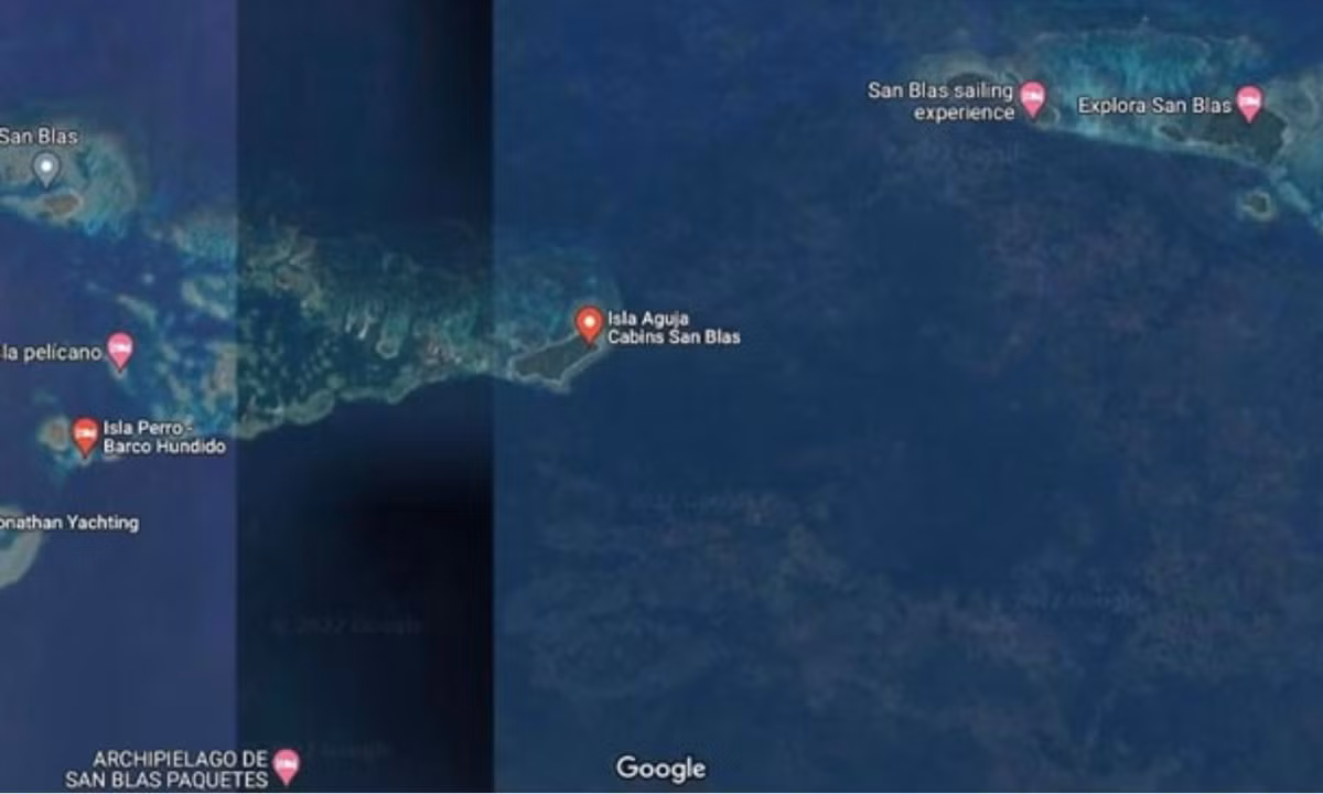 4. Quần đảo San Blas ở Caribe: trên Google Maps, ở trung tâm của quần đảo xuất hiện một thanh dày màu đen và mọi thứ ở bên phải của nó đều được che mờ, còn phần bên trái vẫn nhìn thấy rõ. (Nguồn: KhoaHoc.tv)