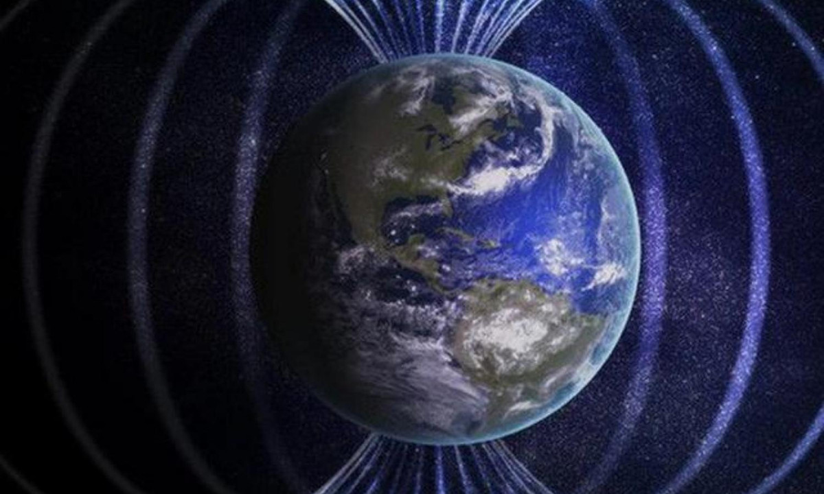 Theo Tạp chí Cosmos, nếu không có từ trường, chúng ta sẽ tiếp xúc với lượng bức xạ có hại từ Mặt Trời. (Nguồn: Báo Dân trí)