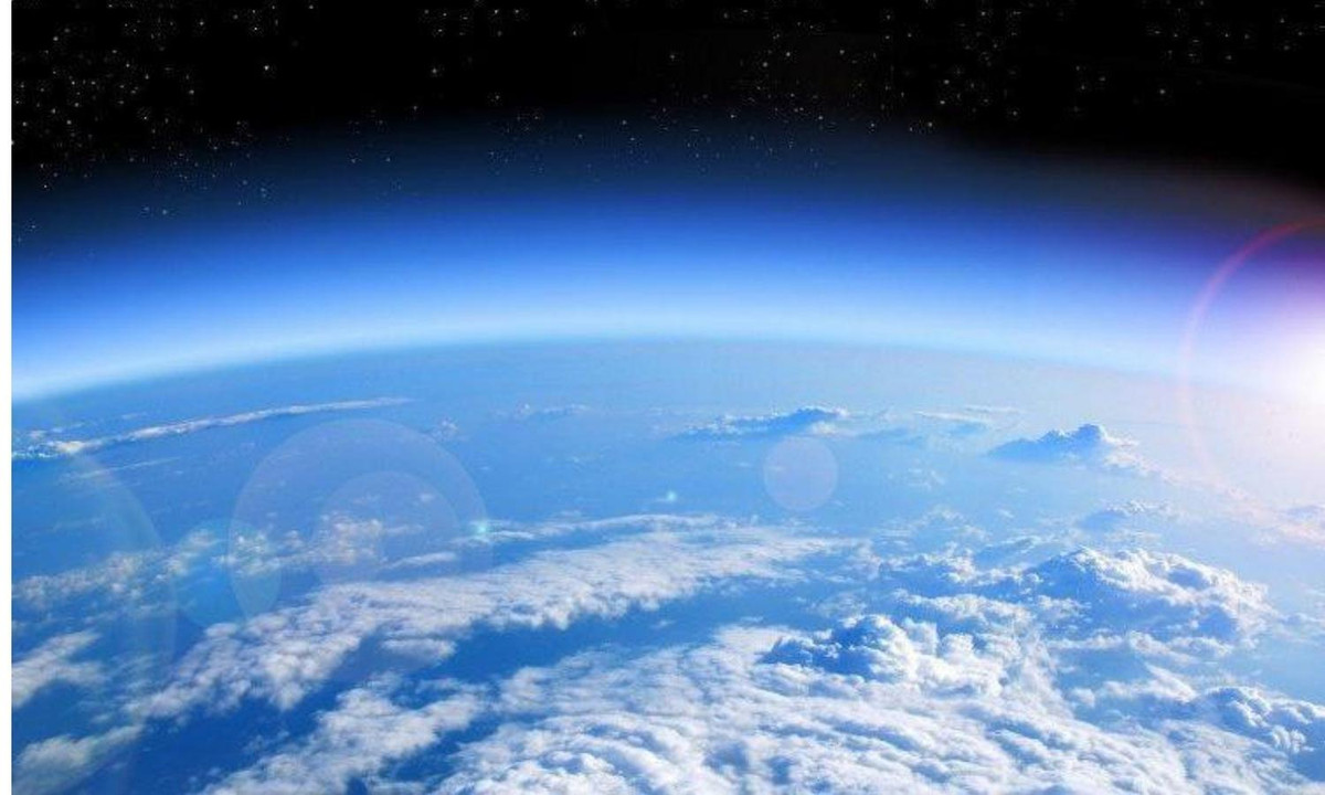 2. Áp suất không khí tăng cao và hô hấp trở nên khó khăn hơn: nếu trọng lực của Trái Đất tăng đột ngột điều suất không khí sẽ tăng lên, gây khó khăn cho phổi của chúng ta. (Nguồn: Thietbikythuat)