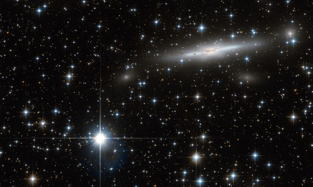 5. Điểm Hút Lớn (The Great Attractor): quần tụ có lực hút bất thường kể trên được biết đến với cái tên Điểm Hút Lớn (The Great Attractor), và độ sáng của nó phụ thuộc vào chính lực hấp dẫn của nó. (Nguồn: Wikipedia)