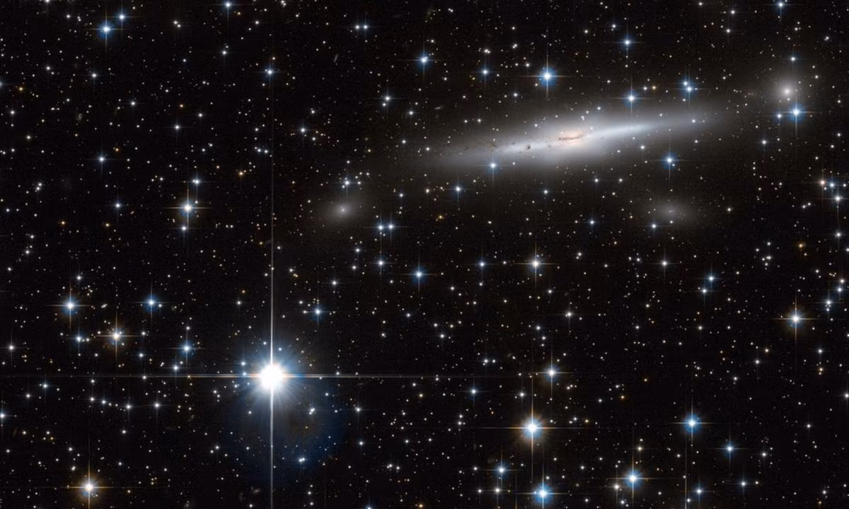 5. Điểm Hút Lớn (The Great Attractor): quần tụ có lực hút bất thường kể trên được biết đến với cái tên Điểm Hút Lớn (The Great Attractor), và độ sáng của nó phụ thuộc vào chính lực hấp dẫn của nó. (Nguồn: Wikipedia)