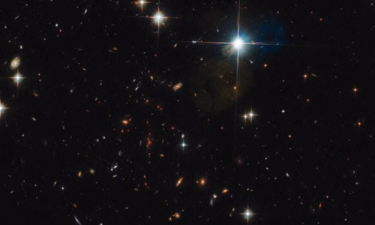 4. Năng lượng tối: Nếu như 27% thành phần cấu tạo vũ trụ thuộc về Vật chất tối thì 68% thành phần còn lại thuộc về Năng lượng tối (vật chất “thông thường” chúng ta biết chỉ chiếm có 5% mà thôi). (Nguồn: vov.vn)