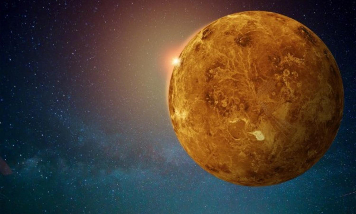 Và Sao Kim chính là hành tinh có tốc độ tự quay chậm nhất trong hệ Mặt Trời. (Nguồn: Polirami)