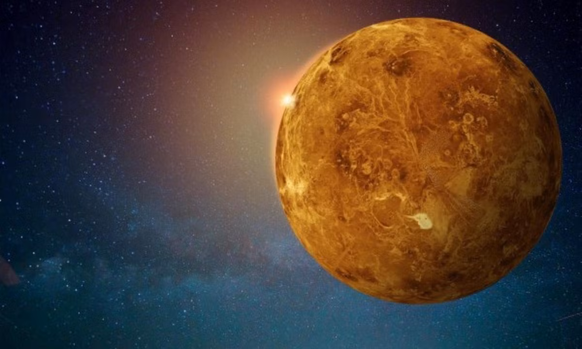 Và Sao Kim chính là hành tinh có tốc độ tự quay chậm nhất trong hệ Mặt Trời. (Nguồn: Polirami)