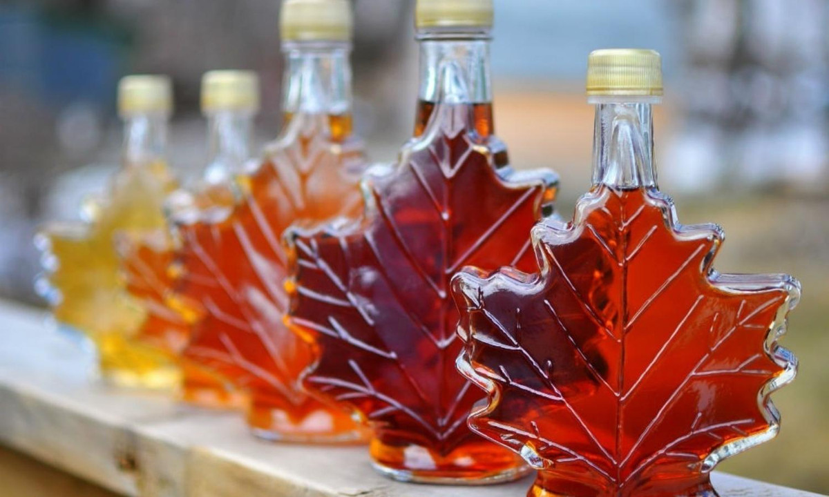 Bên cạnh đó ngành công nghiệp đường và siro của Canada còn phụ thuộc vào nguồn nguyên liệu từ những rừng phong có giá trị kinh tế cao. (Nguồn: capth.vn)