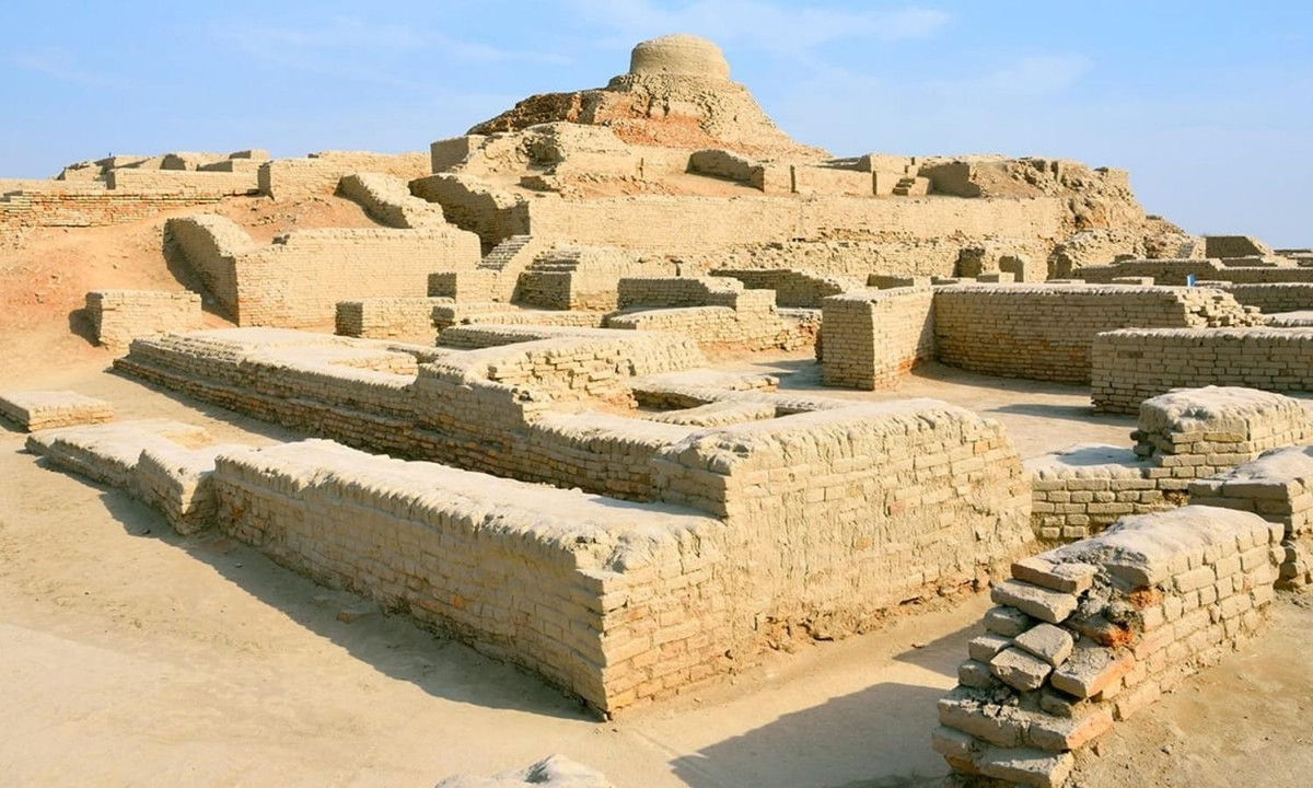 1. Nền văn minh cổ xưa Indus: thung lũng Indus được xem như một nền văn minh vĩ đại và cổ xưa nhất ở Ấn Độ, và bị lãng quên cho đến khi di tích được khai quật vào năm 1920. Nền văn minh Indus đã biến mất một cách bí ẩn khoảng hơn 4000 năm trước đây. (Nguồn: Báo Đắk Lắk)