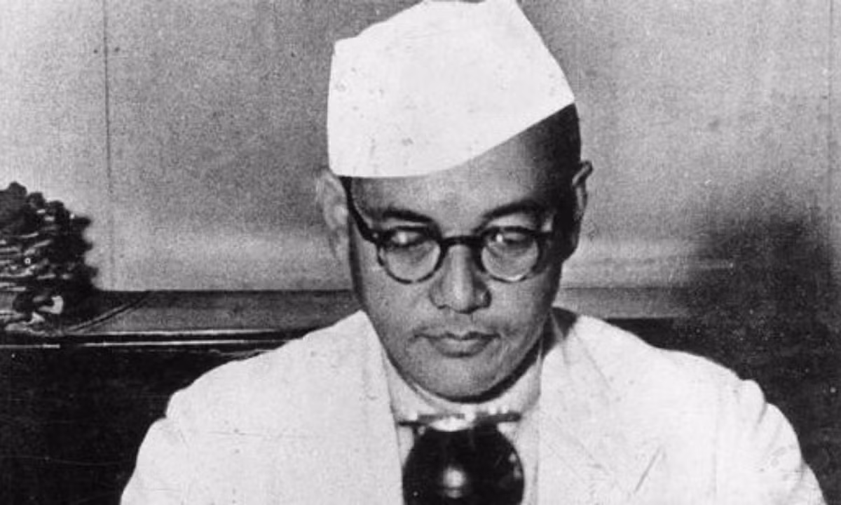 Sau đó lại có tin đồn ông trở về Bắc Ấn Độ và ngụy trang như một “Sadhu”. Và cuối cùng, dân chúng đồn đại rằng ông chính là Gumnami Baba, một vị thánh tôn kính của Faizabad ở Uttar Pradesh. (Nguồn: Hindustan Times)