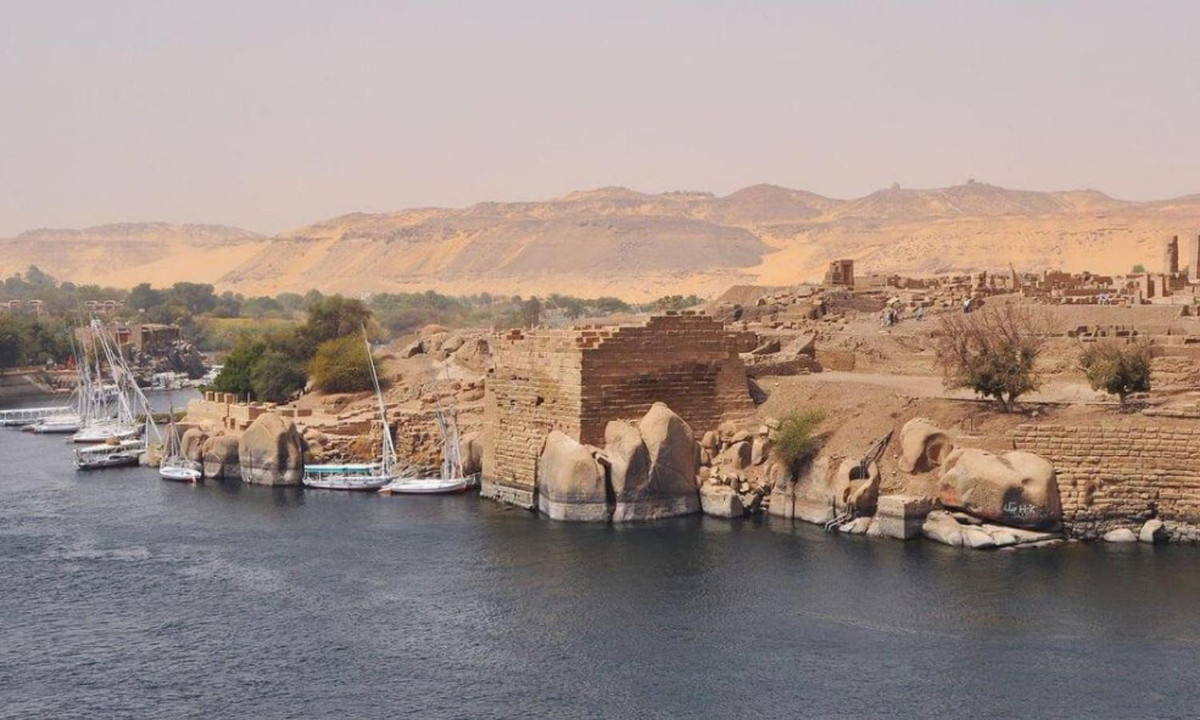 Từ hàng ngàn năm, người Ai Cập cổ đại luôn tâm niệm sông Nile là dòng sông của sự sống không chỉ bởi nó mang tới nguồn sống nuôi dưỡng mảnh đất Ai Cập, mà còn bởi những giá trị về văn minh và văn hóa vô cùng lớn. (Nguồn: Aloviet.vn) 