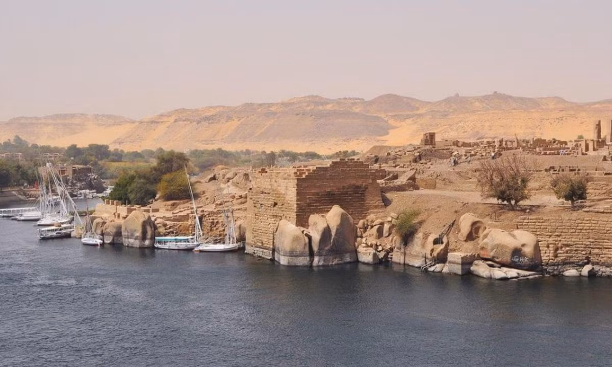 Từ hàng ngàn năm, người Ai Cập cổ đại luôn tâm niệm sông Nile là dòng sông của sự sống không chỉ bởi nó mang tới nguồn sống nuôi dưỡng mảnh đất Ai Cập, mà còn bởi những giá trị về văn minh và văn hóa vô cùng lớn. (Nguồn: Aloviet.vn) 