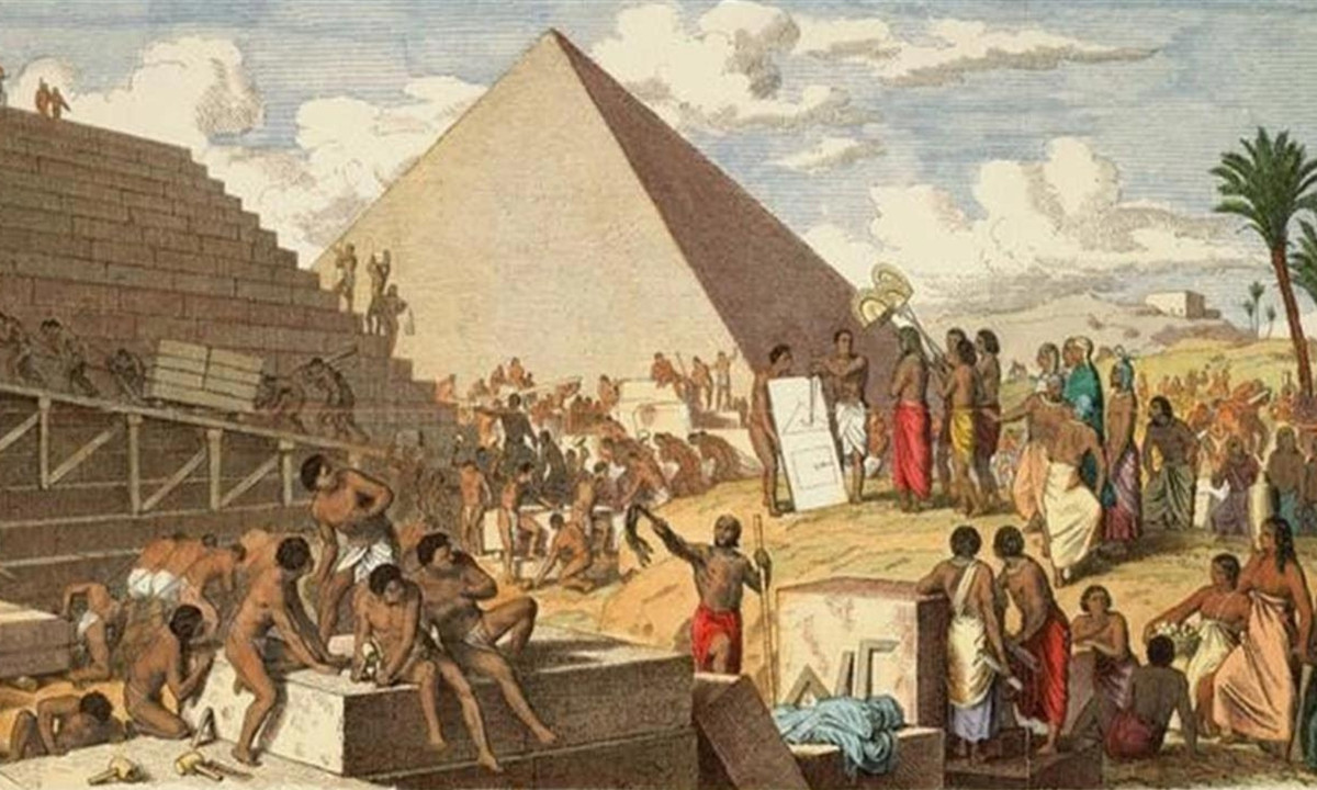 Nhưng điều trị y tế cao cấp không phải là điều duy nhất mà những người xây dựng kim tự tháp được hưởng. Chế độ ăn uống của họ cũng ở mức cao. Vì chế độ ăn chủ yếu của người Ai Cập phổ biến là bánh mì, việc phát hiện ra xương cá, xương gia súc cho thấy người lao động tiêu thụ số lượng lớn thịt. (Nguồn: Genk)