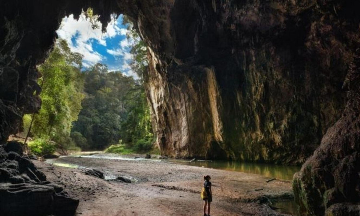5. Hang Tham Lod, Thailand: một trong những hang động đá vôi kỳ thú ở tỉnh Mae Hong Son. Đây là hang động ấn tượng và dễ tiếp cận nhất của Thái Lan. (Nguồn: bazantravel.com)