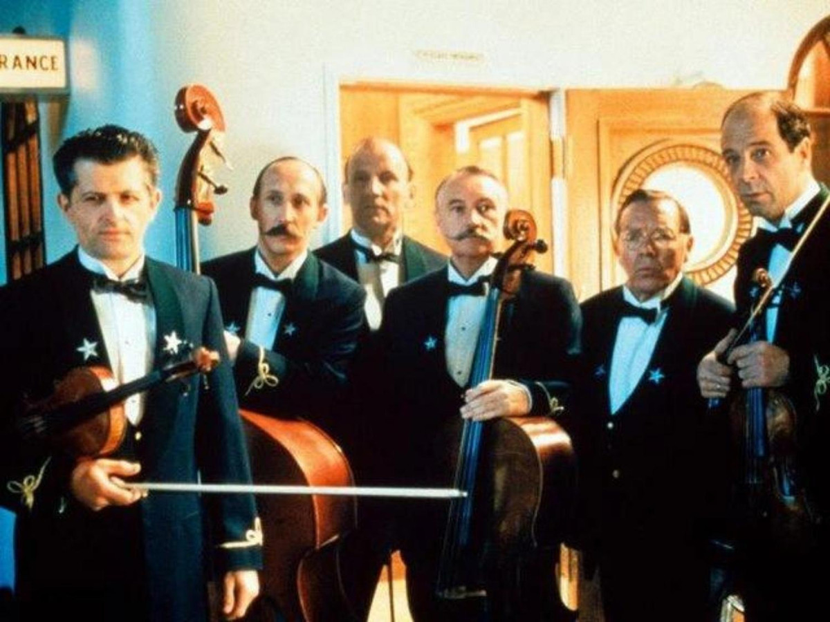 2. Ban nhạc của con tàu đã chơi nhạc cho đến phút cuối cùng: tình tiết này đã được xuất hiện trong phim Titanic. Dù cận kề cái chết nhưng để trấn an hành khách, ban nhạc đã chơi nhạc trong hơn 2 giờ sau khi tàu va vào tảng băng trôi. (Nguồn: nzz.ch)