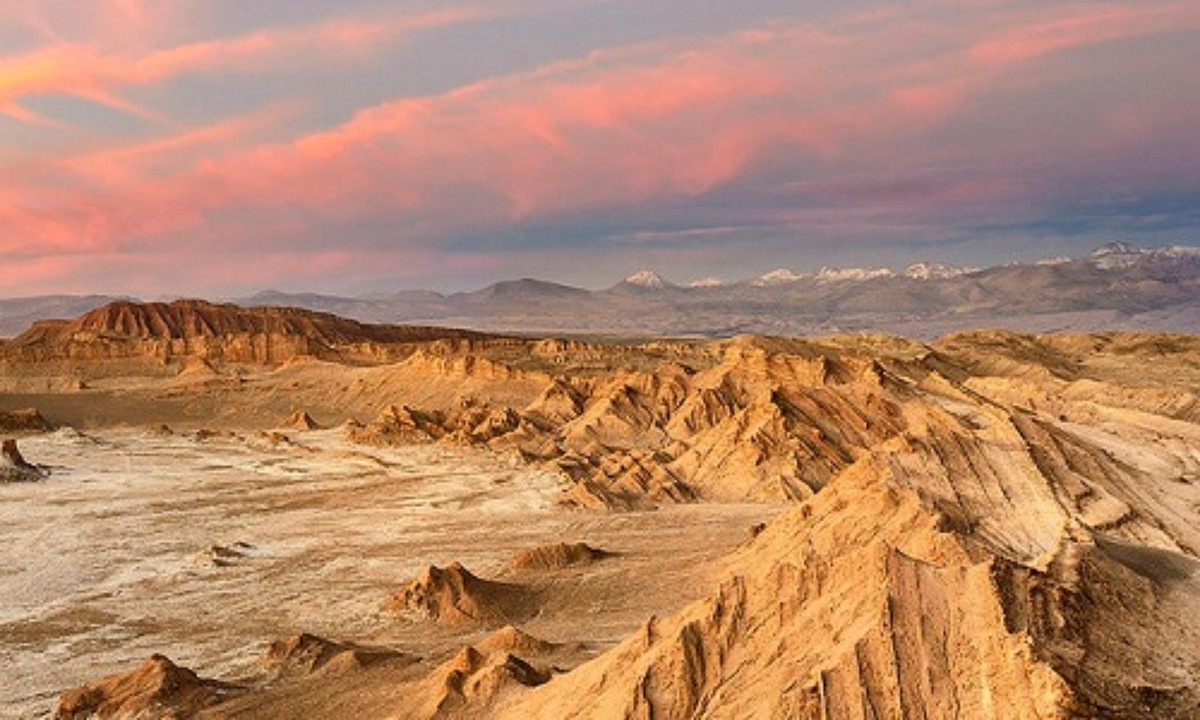 Atacama được biết đến là một trong những sa mạc khắc nghiệt nhất Trái Đất.