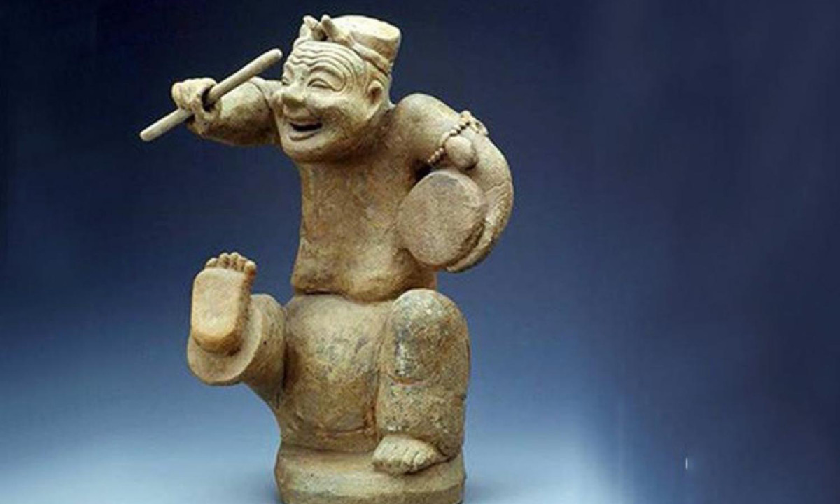 7. Mã đạp phi yến: bức tượng bằng đồng có từ thời Đông Hán (25 - 220). Bức tượng là một kiệt tác có cấu tứ đặc sắc và được mang đi triển lãm ở nhiều nước trên thế giới. (Nguồn: danviet.vn).