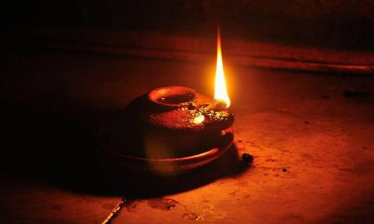 Thực tế là những ngọn đèn cháy sáng ngàn năm như vậy được tìm thấy ở khắp nơi trên thế giới. Một sử gia Hy Lạp từng ghi chép về ngọn đèn không bao giờ tắt tại một đền thờ thần Mặt trời Ai Cập. Ngọn đèn này vẫn sáng rực hàng thế kỷ mặc mưa to, gió lớn. (Nguồn: biavn.com)