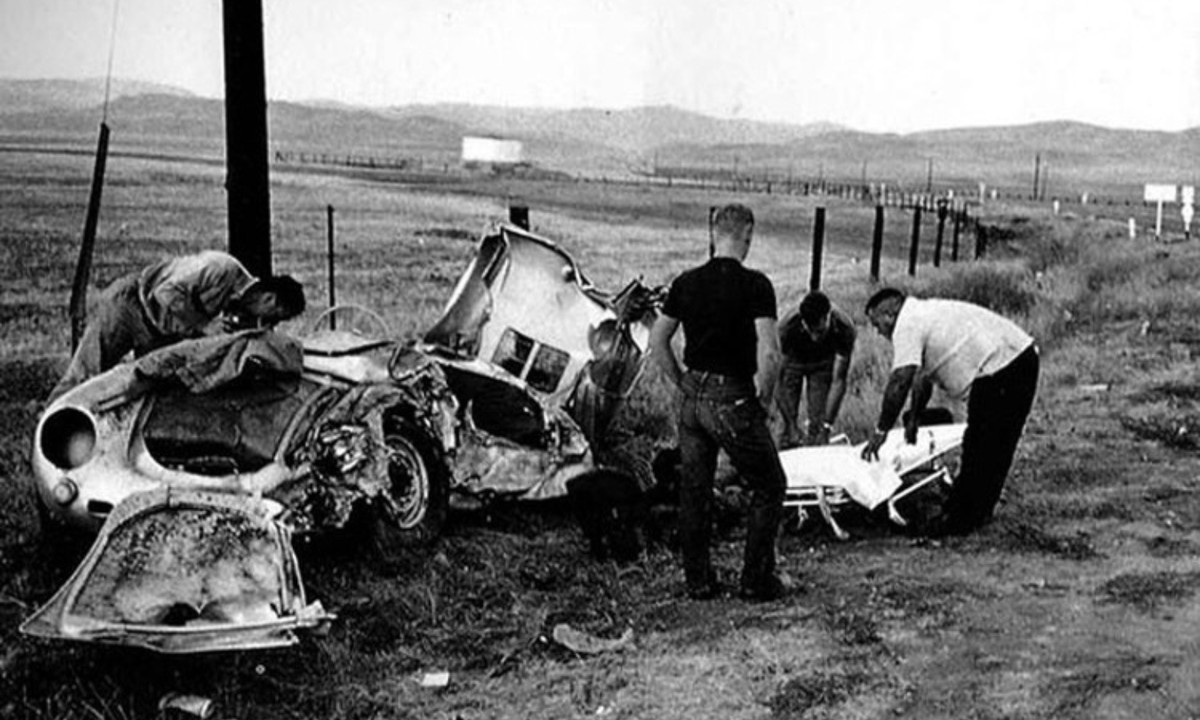 Ngày 30/9/1955, James Dean đã tử vong trong vụ tai nạn ô tô thảm khốc khi chiếc Porsche Spyder của anh đâm vào một chiếc xe khác trong cuộc đua. Khi đó, nam diễn viên James Dean mới 24 tuổi.