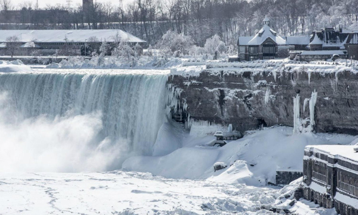 Nguyên nhân của việc này là do sự xói mòn diễn ra giữa thác và hồ Erie, tốc độ đang tăng lên mỗi năm. (Nguồn: VnExpress )