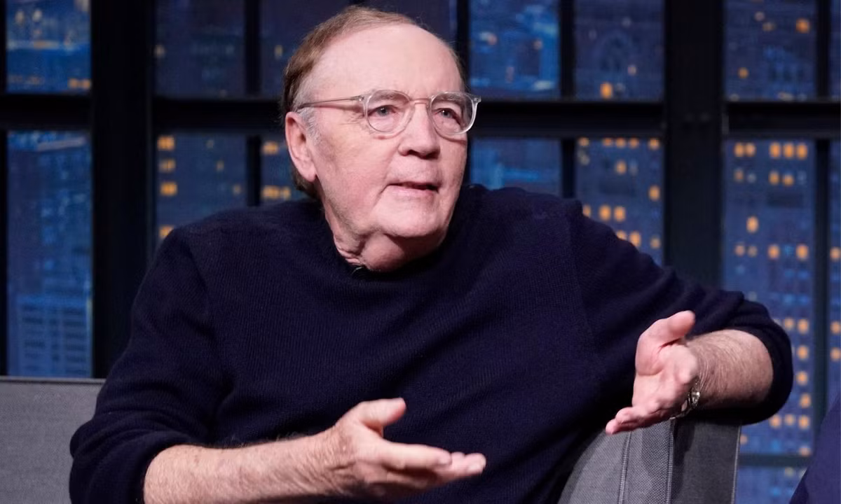 3. James Patterson - 560 triệu đôla Mỹ: là một tác giả người Mỹ. Sách của James Patterson đã bán được hơn 400 triệu bản trên toàn thế giới. Ông là người đầu tiên bán được 1 triệu bản sách điện tử. (Nguồn: nbcnews.com).