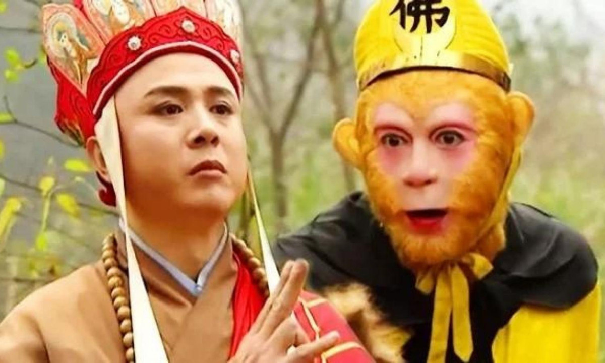 Để giúp chế ngự Tôn Ngộ Không, Quan Âm Bồ Tát đã chỉ cho Đường Tăng cách niệm chú vòng kim cô. Ảnh: Sống đẹp.