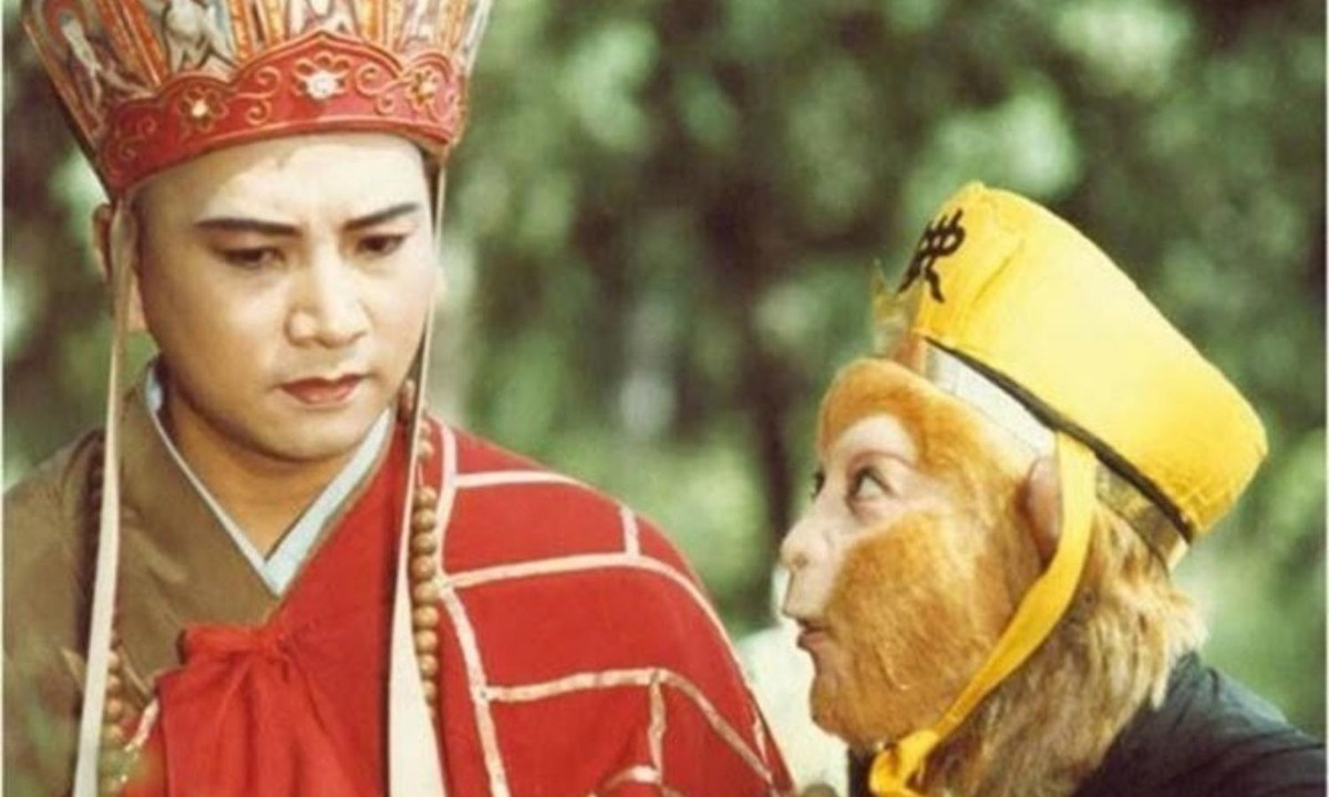 Vậy làm sao để sư phụ có thể khống chế được đại đồ đệ không sợ trời không sợ đất này? Ảnh: Việt Giải Trí. 