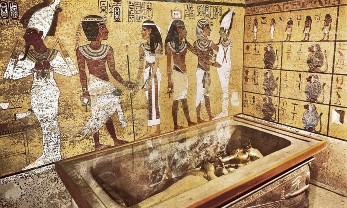 Kỳ lạ nhất là những xác ướp trong kim tự tháp. Sách sử chép rằng cách đây hơn nửa thế kỷ, một huân tước người Anh và đoàn các nhà bác học chuyên về khảo cổ hoàng gia đã tìm thấy xác ướp của Pharaon Tutakhamon. Ảnh: yan.vn.