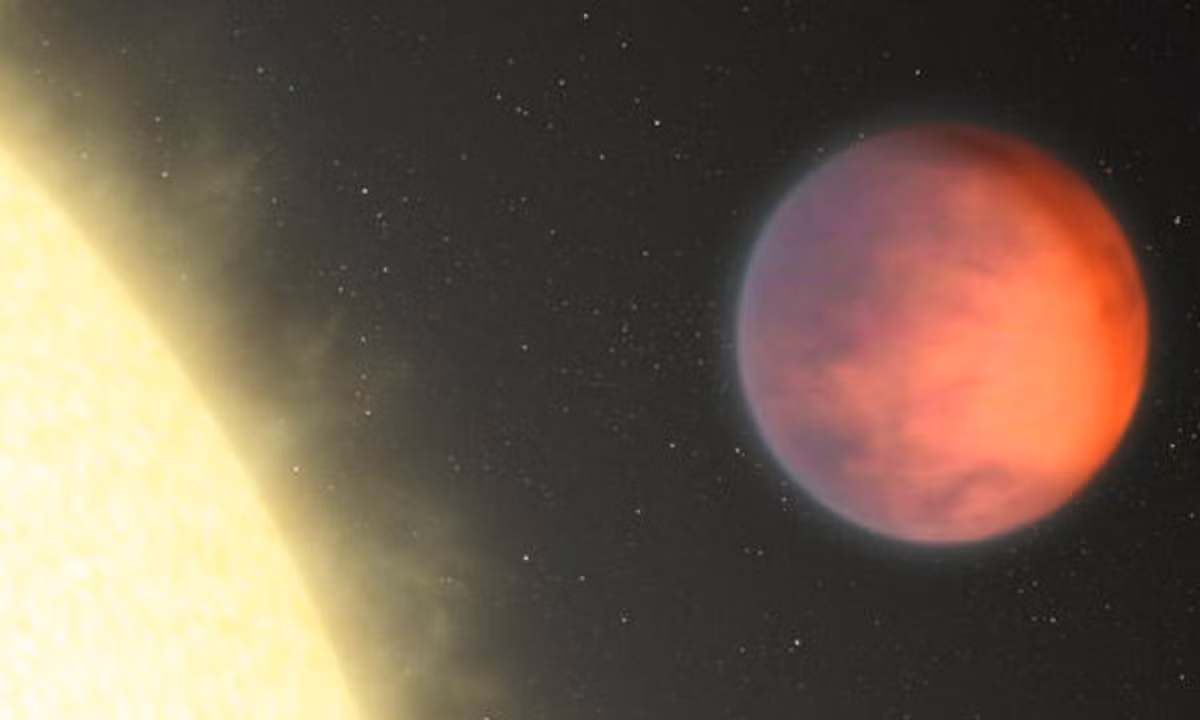 5. Upsilon Andromeda b: Thế giới của lửa và băng. Hành tinh này quay quanh một ngôi sao giống mặt trời. Bán cầu ban ngày của hành tinh có nhiệt độ lên tới 1.600 độ C. Còn ban đêm, nhiệt độ thấp ở mức -20 độ C. Đây là sự chênh lệch nhiệt độ có một không hai trong vũ trụ. (Nguồn: www.universetoday.com). 