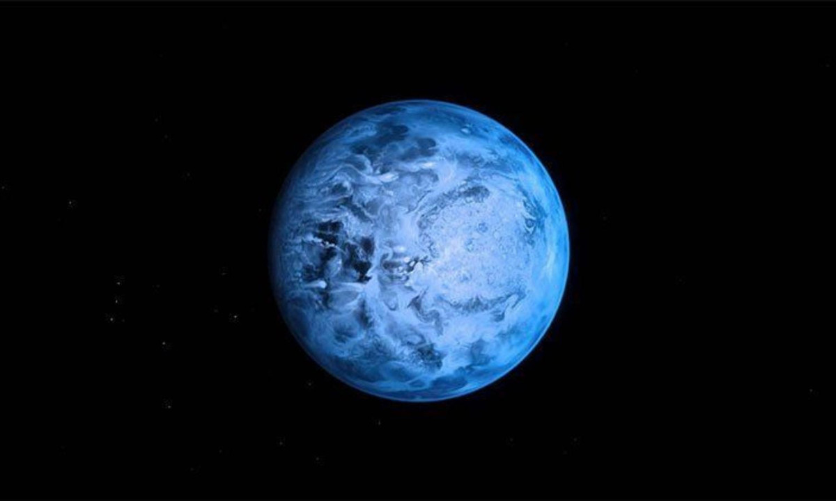 2. HD 189733 b: Hành tinh với mưa thủy tinh nóng chảy, được NASA phát hiện vào năm 2015. Màu xanh lam của hành tinh bắt nguồn từ điều kiện thời tiết chết chóc của nó, đặc biệt là những cơn mưa thủy tinh nóng chảy làm tan chảy bề mặt hành tinh. (Nguồn: bloganchoi.com). 