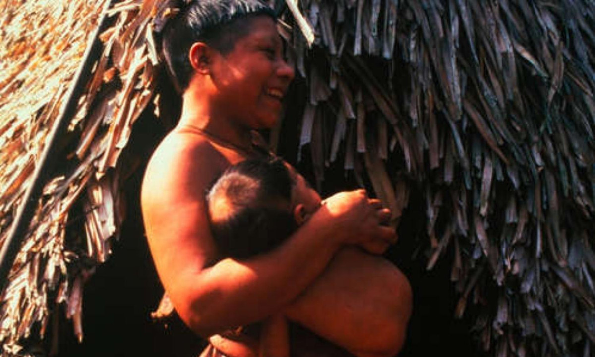 Chính phủ Brazil từng cử nhân viên đến tiếp xúc với bộ lạc này, 7 người bị họ dùng gậy đánh chết. Sau đó, chính phủ Brazil đã lập ra một khu vực riêng dành cho họ. Không ai được phép đi vào khu vực này. (Nguồn: VOV4)