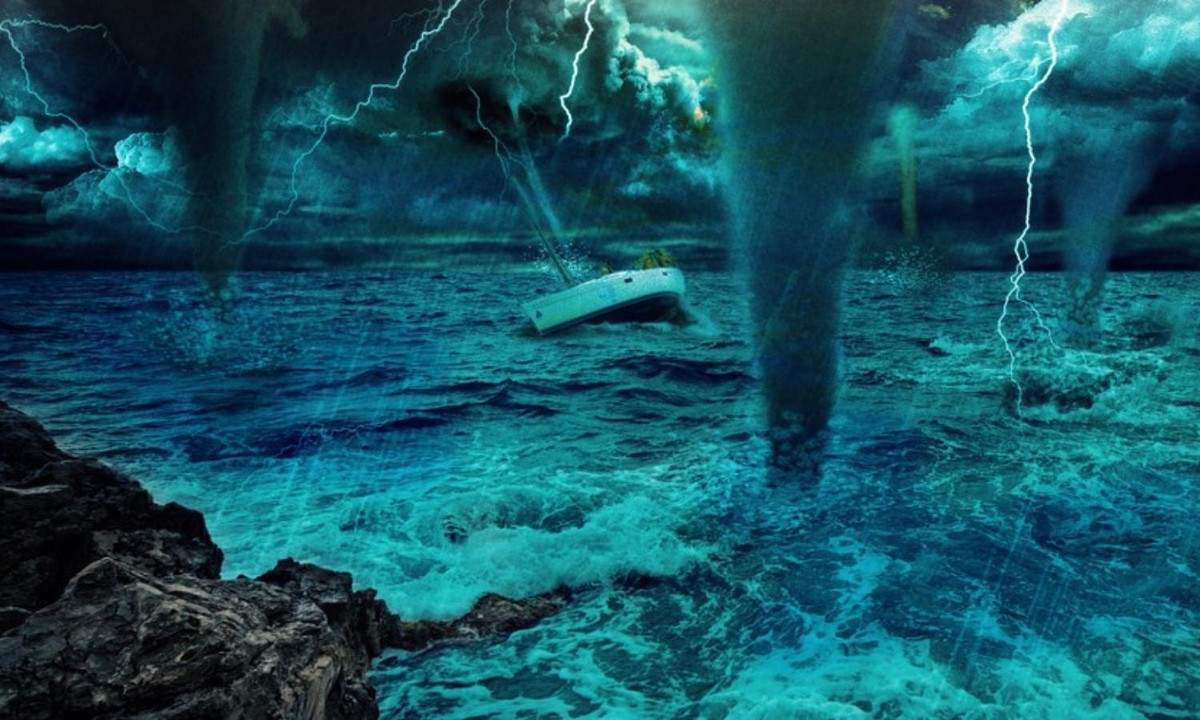 Tương tự, NOAA cho rằng đại dương luôn là nơi bí ẩn đối với con người, và khi thời tiết xấu hay sự dẫn đường kém, nó có thể khiến đại dương trở thành một nơi rất nguy hiểm. (Nguồn: NgayNay.vn).